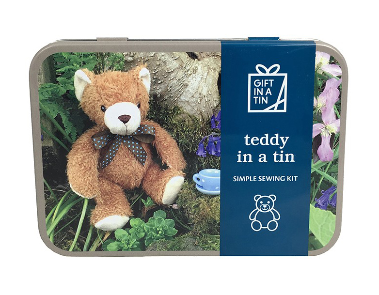 Ohlsson & Lohaven Gift in a Tin – Ompele oma teddynallesi